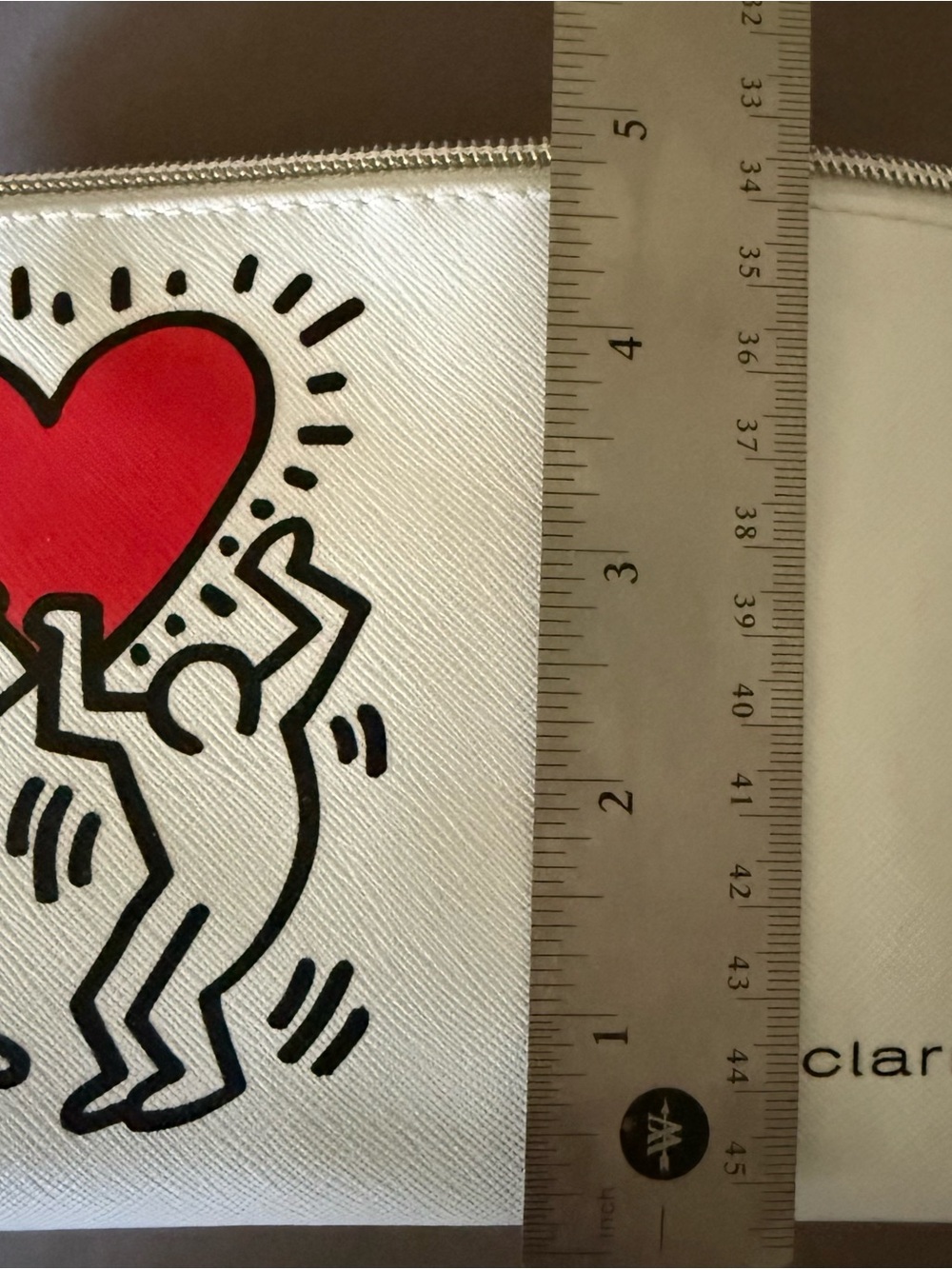 Clarisonic Keith Haring Love Travel Makeup Bag - Picture 10 of 12